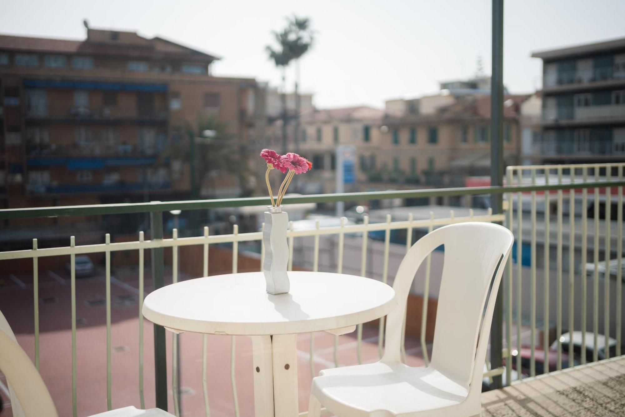 Casa Silvia - Central - Terrace - Wifi 보르디게라 외부 사진